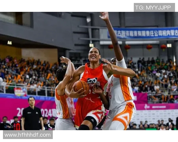 马卡萨与佩西加雅加达的激烈对决引发球迷热议与期待 马卡萨与佩西加雅加达的激烈对决引发球迷热议与期待