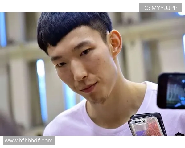 周琦重返赛场展现实力球迷期待他带领中国篮球再创辉煌 周琦重返赛场展现实力球迷期待他带领中国篮球再创辉煌