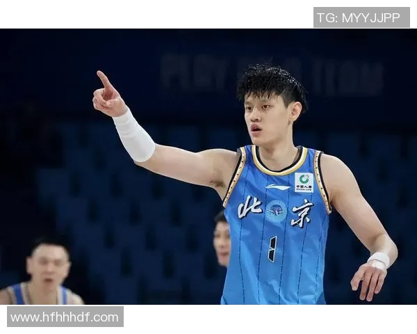 曾凡博崭露头角引领篮球新风潮展现年轻球员无限潜力与未来希望