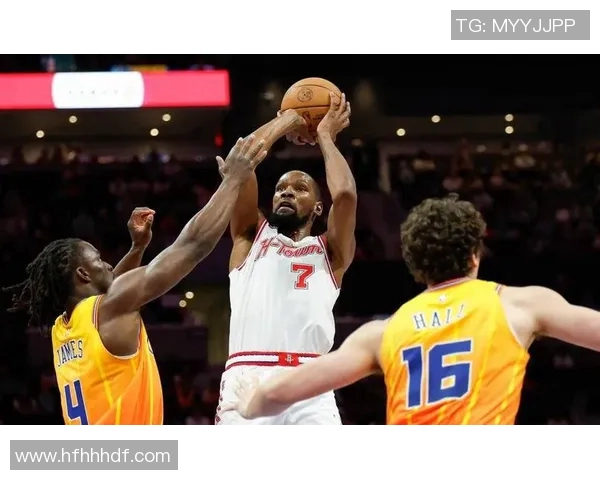 火箭队与黄蜂队激战正酣视频直播带你感受篮球魅力与精彩瞬间