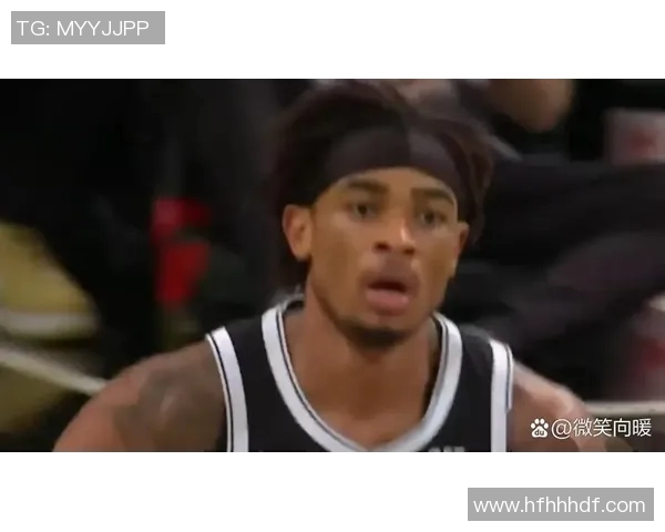 篮球明星抹脸瞬间引发热议网友纷纷猜测背后故事与情感表达